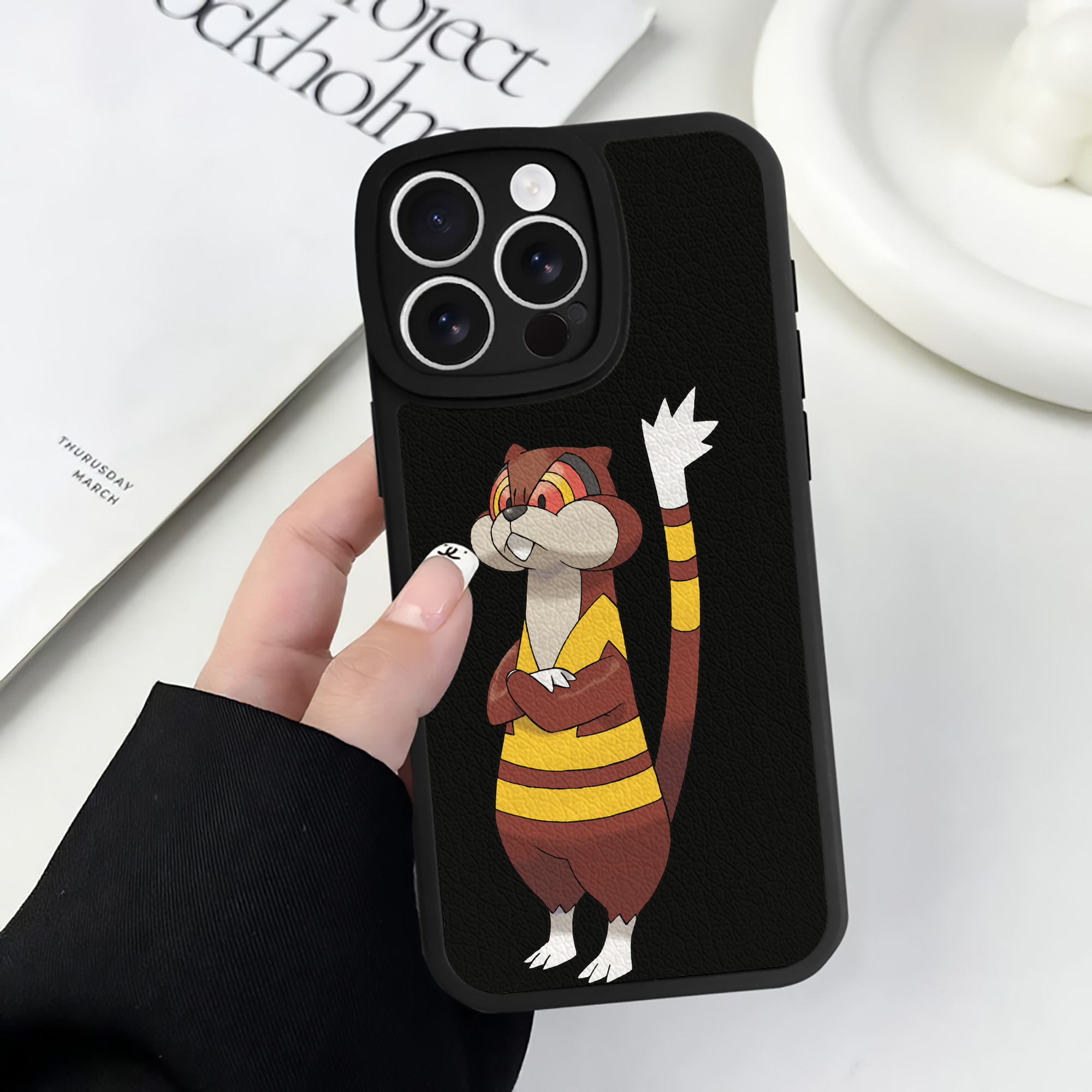 （画像用） ポケットモンスター Pokémon 【iPhone 16シリーズ対応】シリコンスマホケース（レザー調） 材質：シリコン